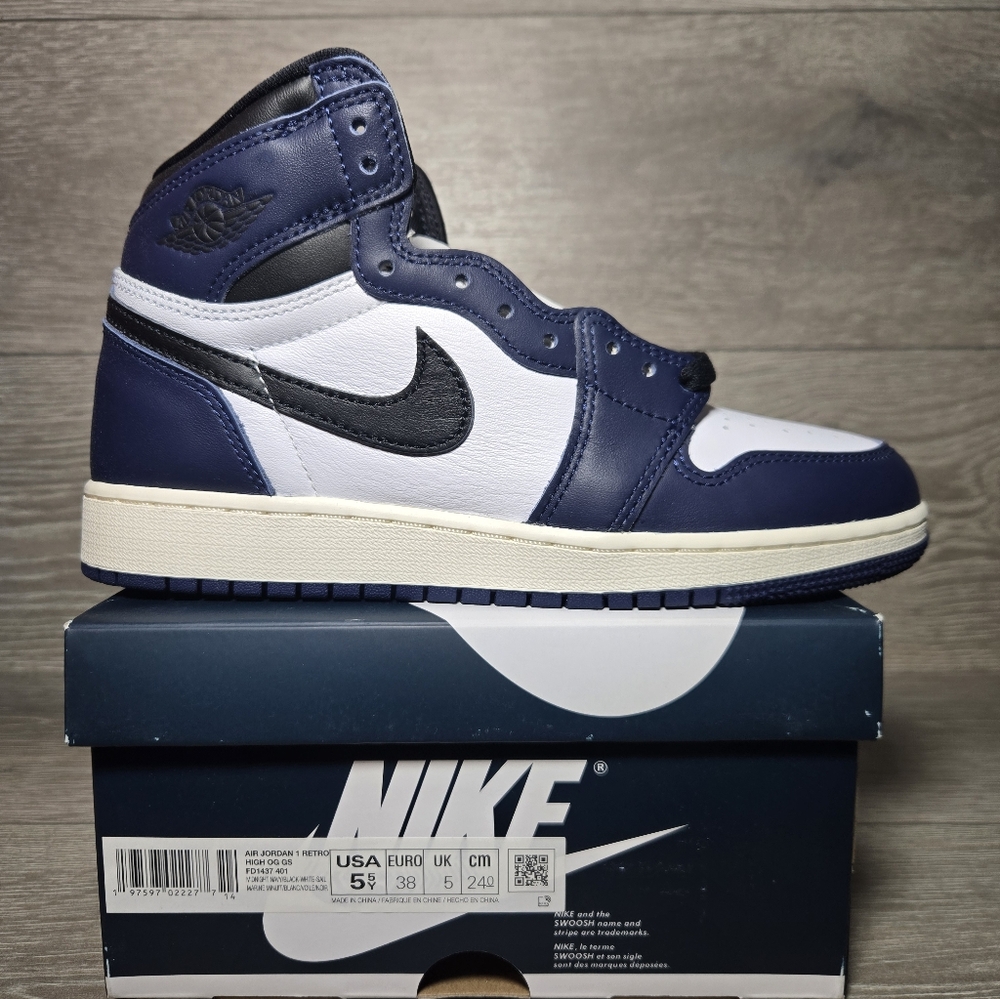 Jordan 1 Retro High OG Midnight Navy (FD1437 401) Size 5.5 Youth / Women's 7 NEW